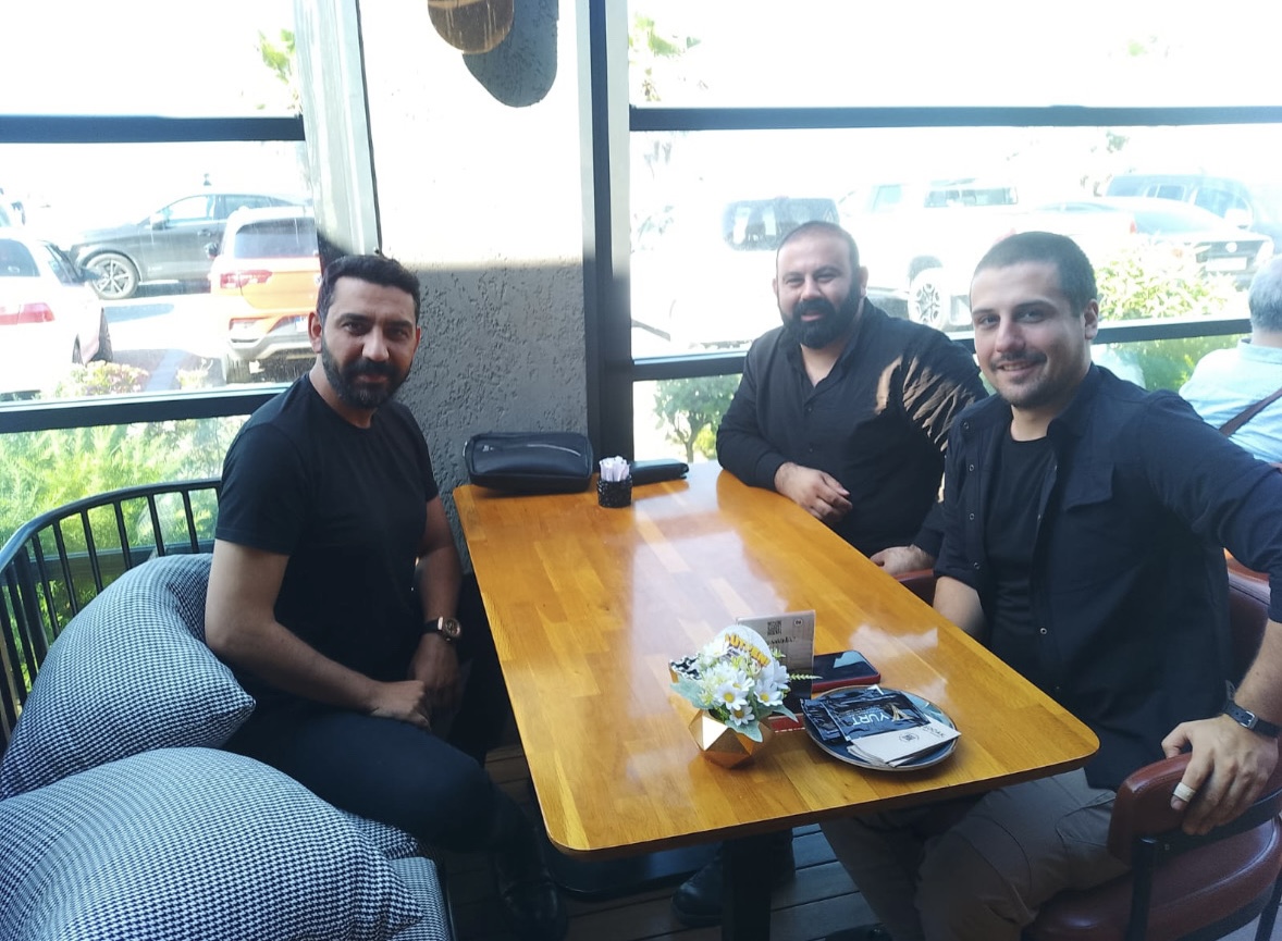 Samsun Gençlik Platformu Gönül Elçileri Arama Kurtarma ve Uluslararası İnsani Yardım Derneği Yönetim Kurulu Genel Başkanı ve aynı zamanda Kültürel Diplomasi Elçisi olan Sayın Emirhan AYDOĞMUŞ’u Samsun’da ağırladı.